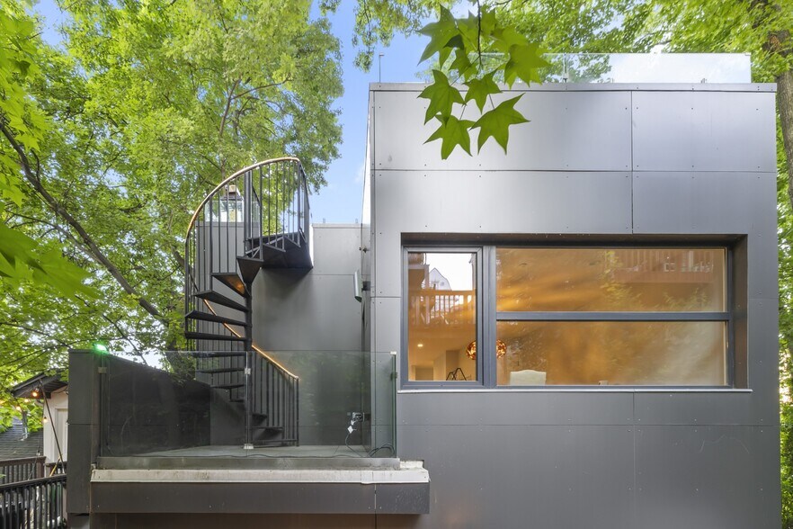 More Photos Of 1076 River Rd, Edgewater Loft Creative Space For Sale