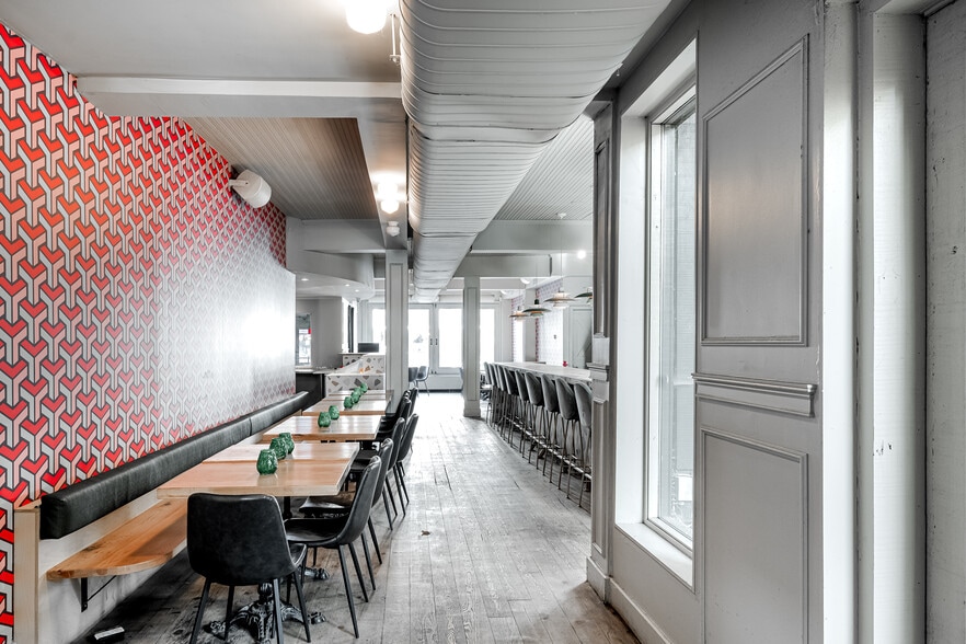 More Photos Of 2472 Rue Notre-Dame O, Montréal Storefront Retail Residential For Lease