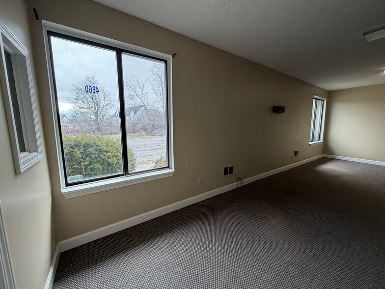 More Photos Of 4660 Freedom Dr, Ann Arbor Warehouse For Lease