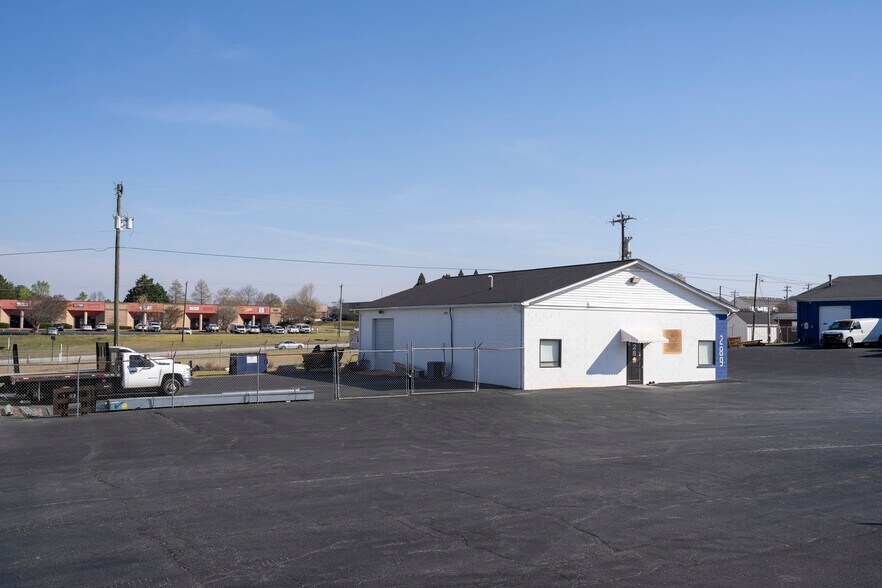 Primary Photo Of 289 Lakewood Dr, Greenville Light Manufacturing For Lease