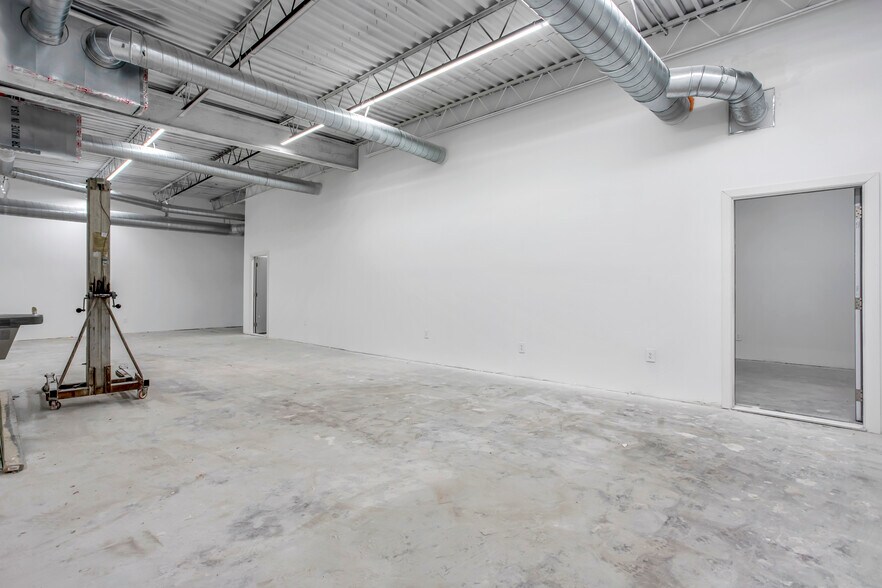 More Photos Of 1215-1219 NW 23rd St, Oklahoma City Storefront For Lease