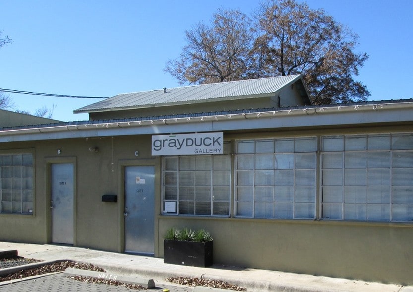 More Photos Of 608 W Monroe St, Austin Office For Lease