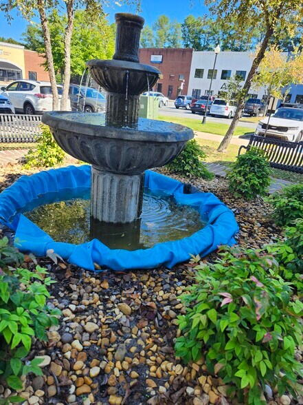 More Photos Of 650 Henderson Dr, Cartersville General Retail For Lease