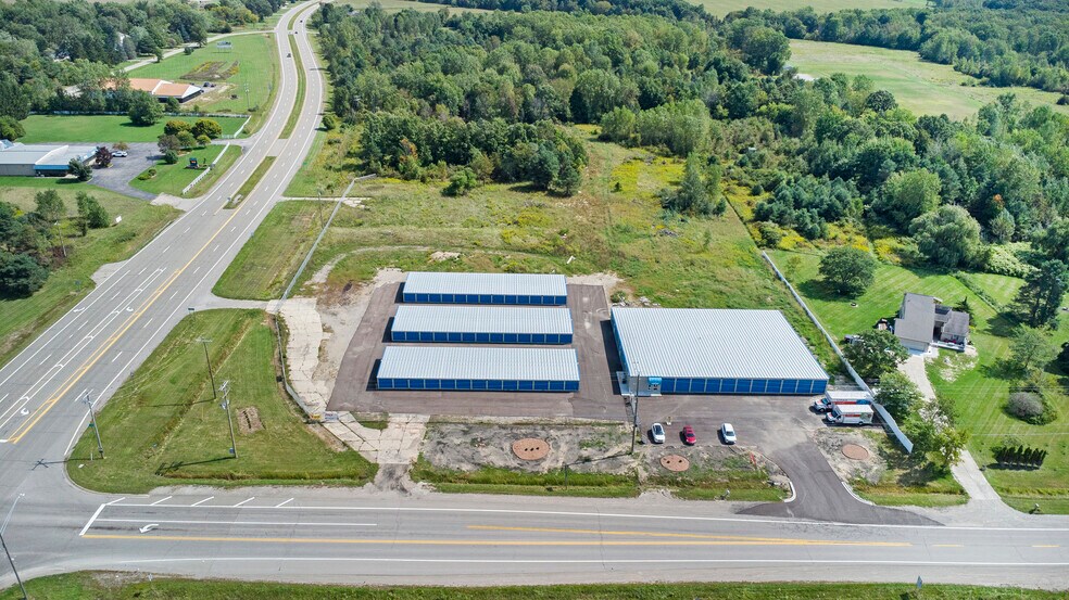 More Photos Of 2011 S Sheridan Rd, Lennon Specialty For Sale