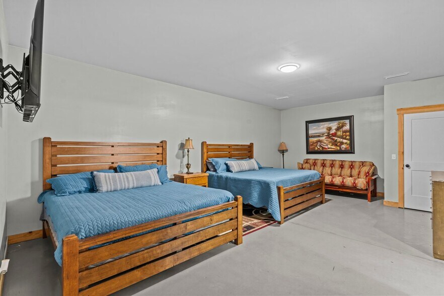 More Photos Of 11179 County Road 1, Enterprise Flex For Sale