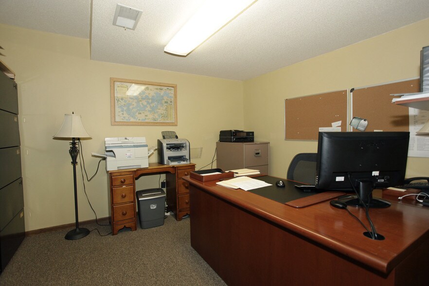 More Photos Of 3701 Shoreline Dr, Orono Coworking Space