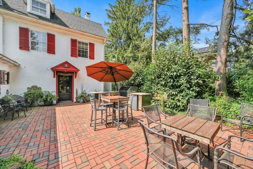 More Photos Of 301 W Main St, Ephrata Hospitality For Sale