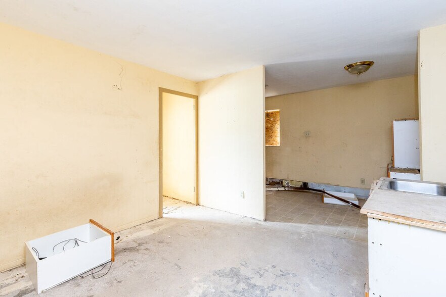 More Photos Of 628 9th St, Niagara Falls Apartments For Sale