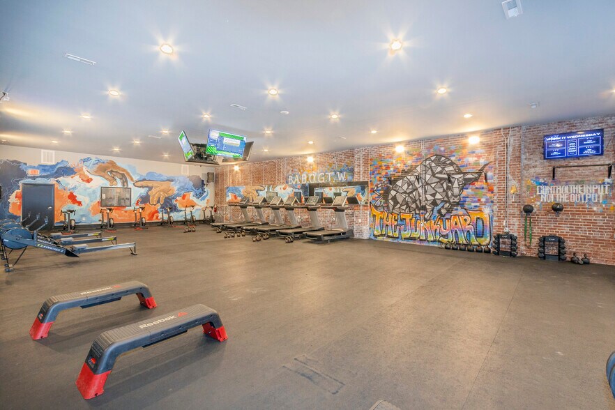 More Photos Of 107 E Orr St, Anderson General Retail For Sale