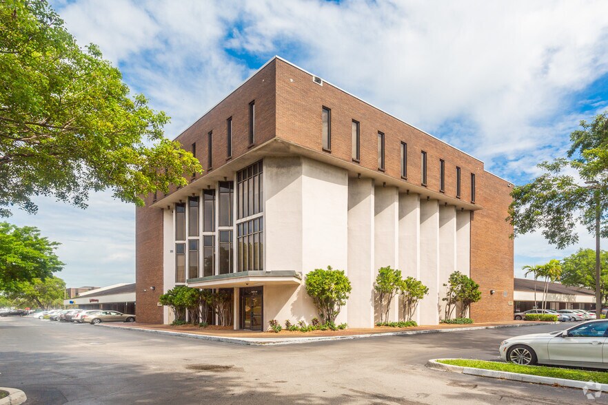 More Photos Of 7925 NW 12th St, Doral Office For Lease