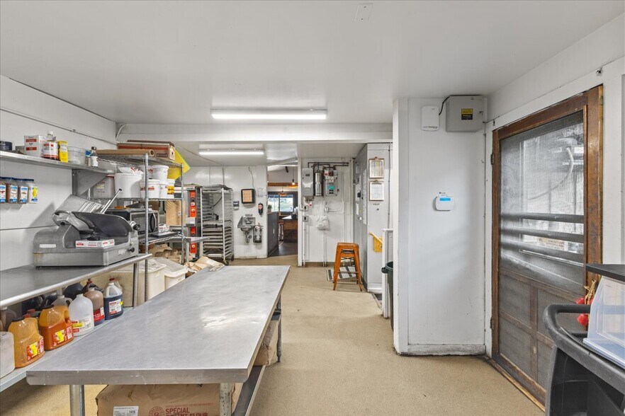 More Photos Of 454 Mountain Rd, Stowe Convenience Store For Sale