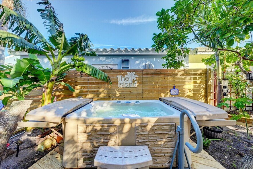 More Photos Of 1944 NE 5th St, Deerfield Beach Apartments For Sale