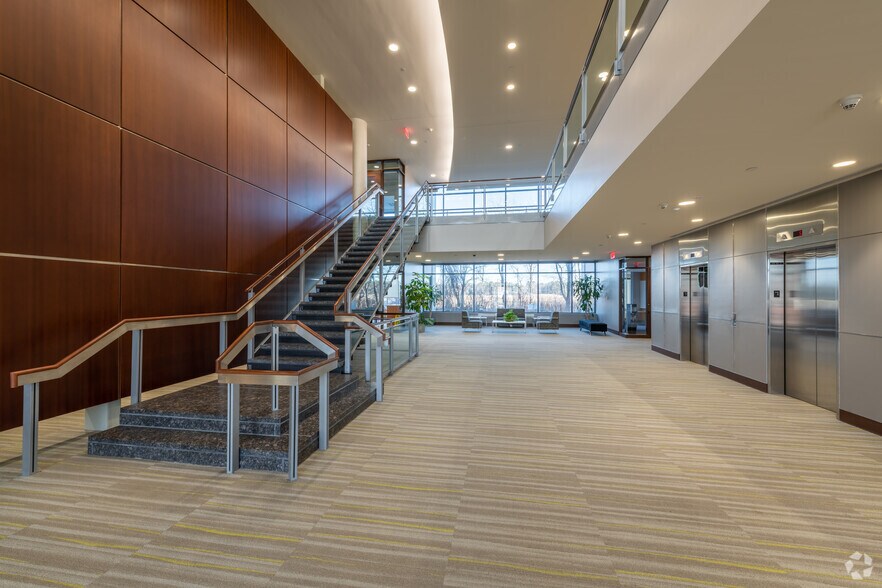 More Photos Of 101 Edgewater Dr, Wakefield Unknown For Lease