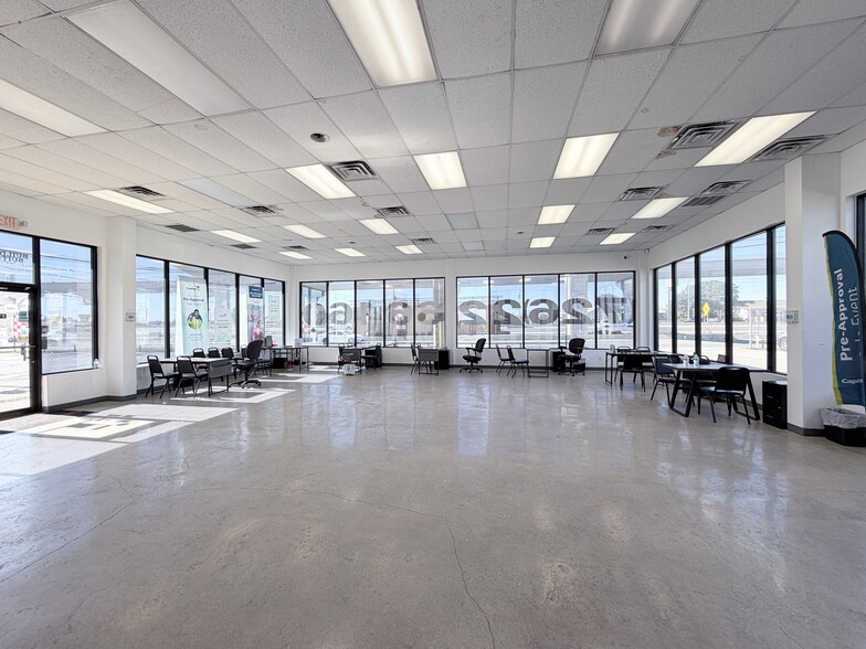 More Photos Of 9600 N I-35, San Antonio Showroom For Lease