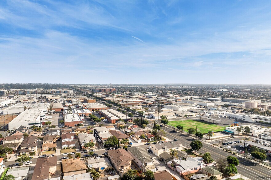 More Photos Of 12717 Cranbrook Ave, Hawthorne Apartments For Sale