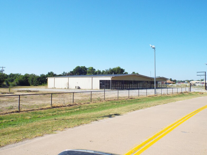 More Photos Of 3601 N Van Buren Byp, Enid Freestanding For Lease
