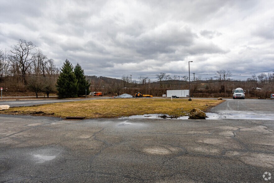 More Photos Of 445 Route 23, Sussex Unknown For Lease