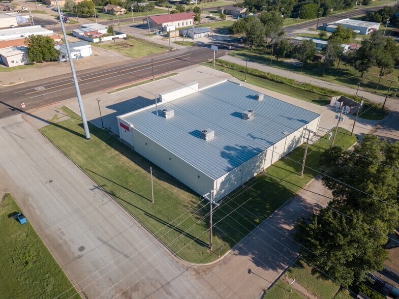 More Photos Of 302 N Birch Ave, Munday General Retail For Sale