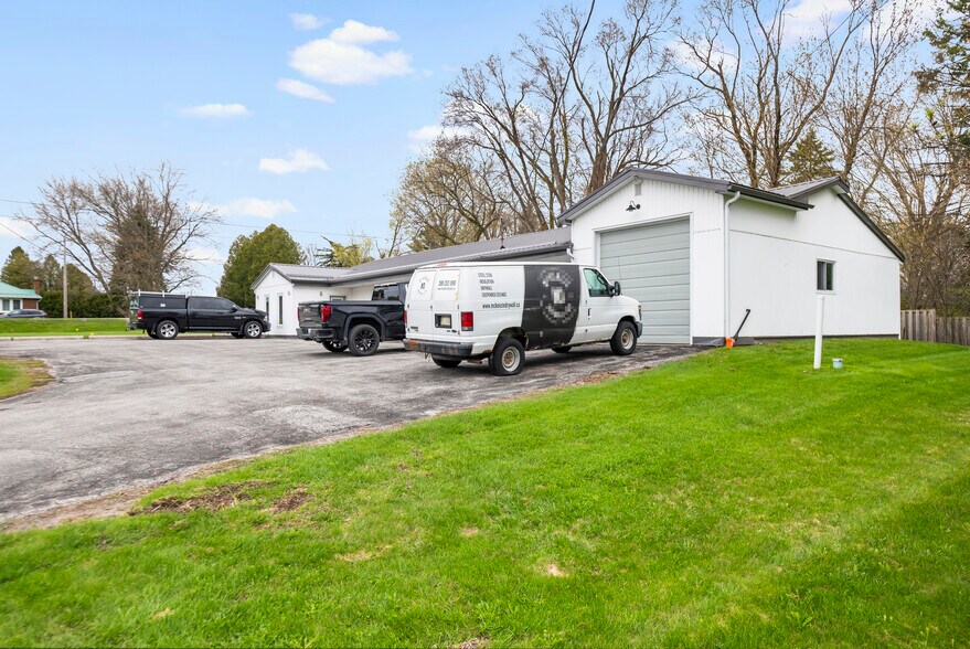More Photos Of 1532 Ontario St, Cobourg Office For Sale