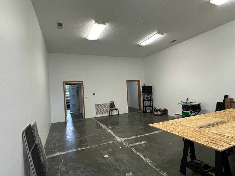 More Photos Of 580 Madison Ave, North Liberty Office For Lease