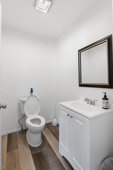 More Photos Of 119 S Calapooia St, Sutherlin Freestanding For Sale