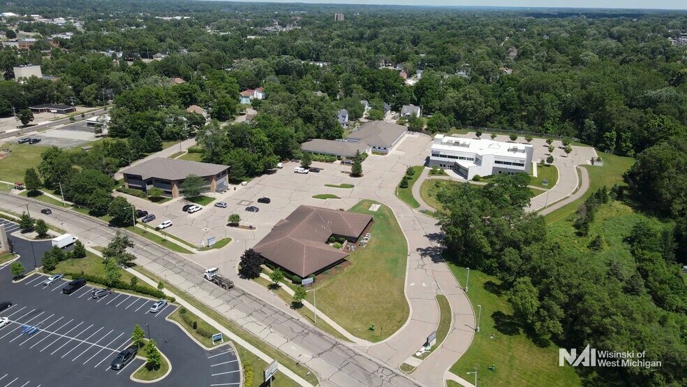 Primary Photo Of 1725 S Park St, Kalamazoo Medical For Sale