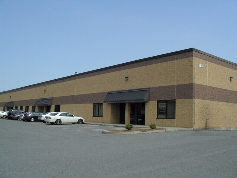 More Photos Of 2200 Stafford Ave, Scranton Showroom For Lease