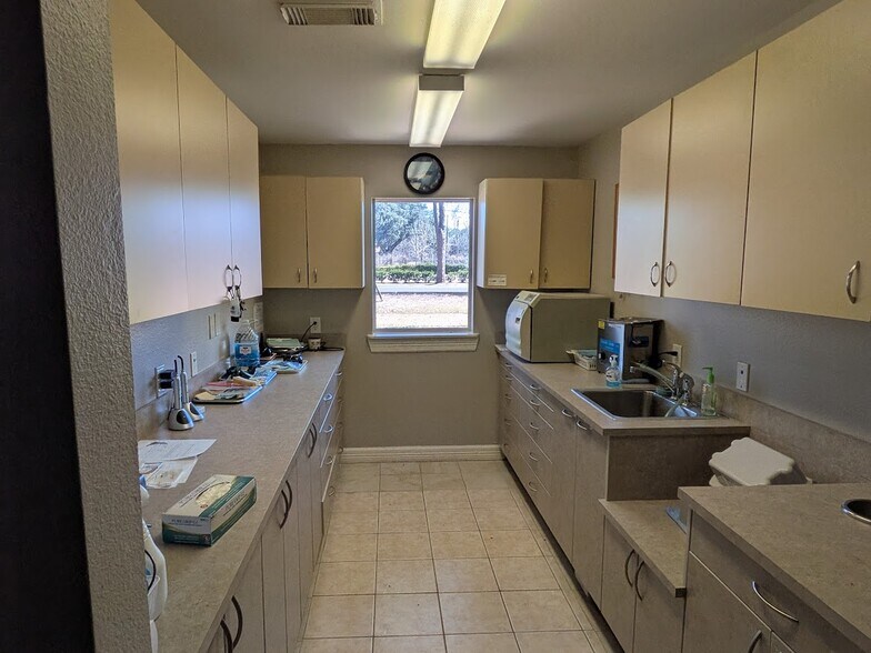 More Photos Of 7318 Rodgers Rd, Manvel Healthcare For Sale