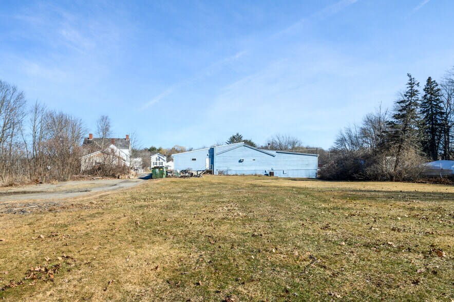 More Photos Of 34 Lafayette Rd, Hampton Falls Freestanding For Sale