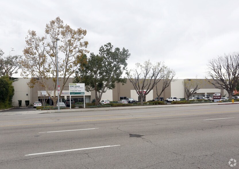 More Photos Of 21045-21051 Osborne St, Canoga Park Unknown For Lease