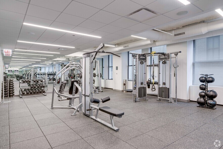 More Photos Of 224 S Michigan Ave, Chicago Office For Lease