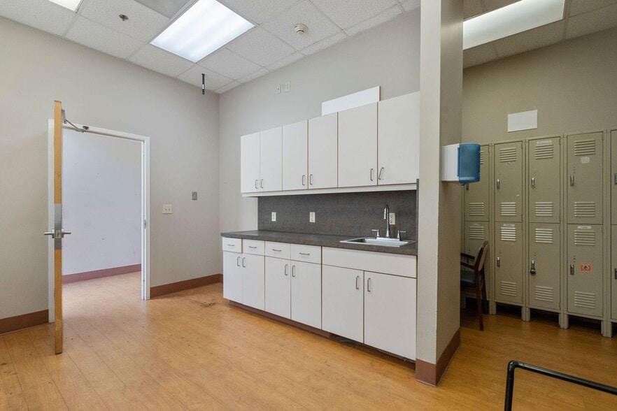 More Photos Of 1922 K M Wicker Memorial Dr, Sanford Medical For Lease