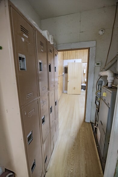 More Photos Of 105 Ash Ave NE, Wadena Veterinarian Kennel For Sale