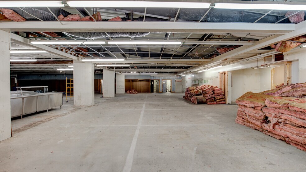 More Photos Of 2015 Payne st, Tell City Light Distribution For Sale