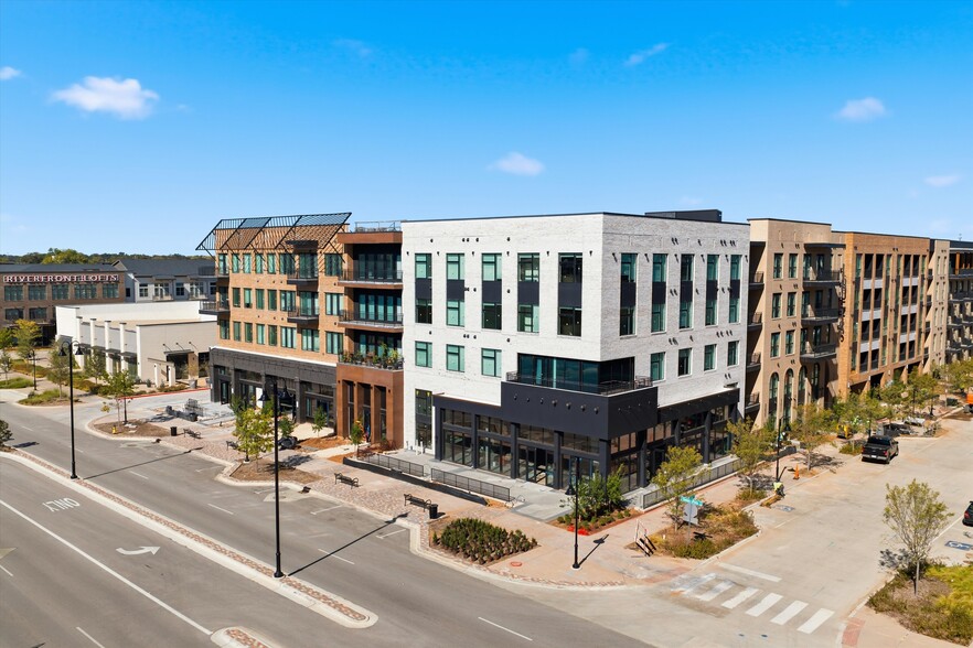 More Photos Of 520 S University Parks Dr, Waco General Retail For Lease