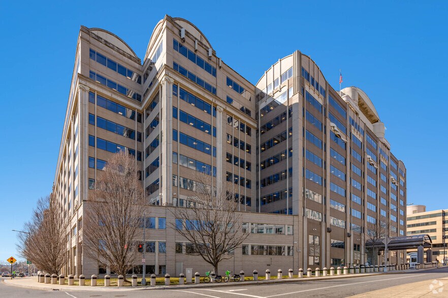 More Photos Of 445 12th St SW, Washington Office For Lease