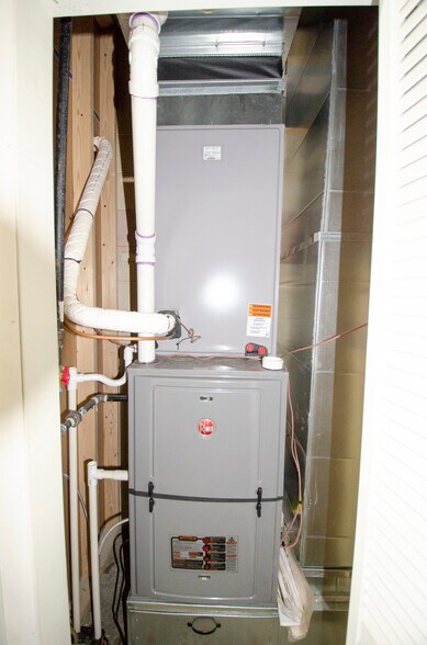 More Photos Of 1452 N National Ave, Springfield Warehouse For Sale