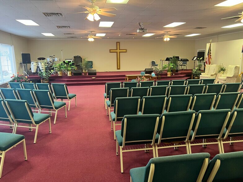 More Photos Of 2307 S Boston Rd, Danville Flex For Sale