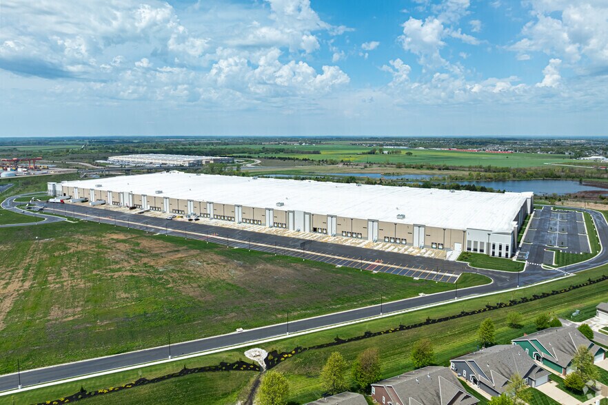 More Photos Of 30500 W 183rd St, Gardner Unknown For Lease