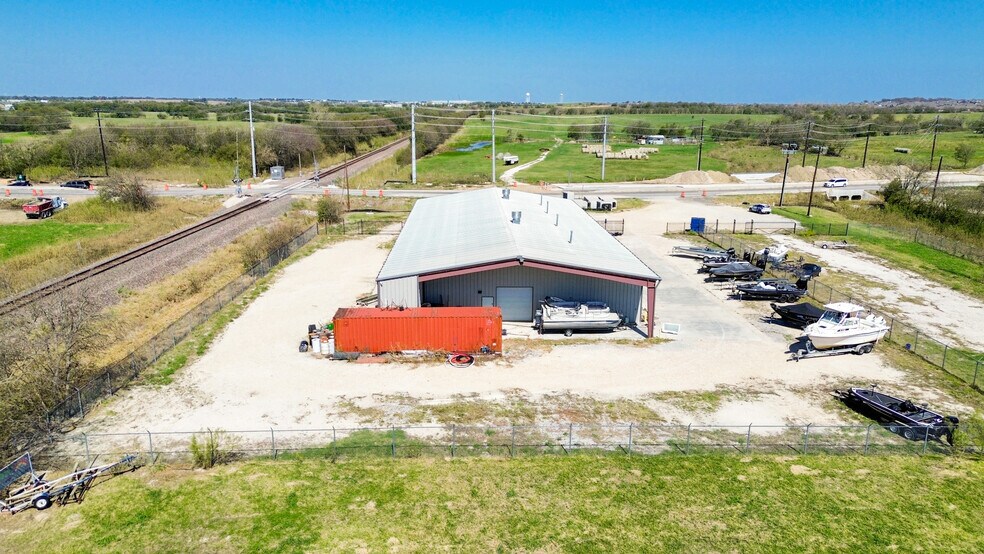 More Photos Of 180 E Chapman Dr, Sanger Warehouse For Sale