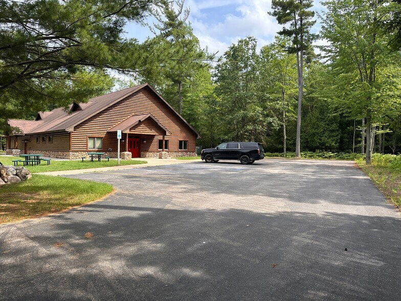 More Photos Of 1499 Business Park Dr, Traverse City Medical For Sale