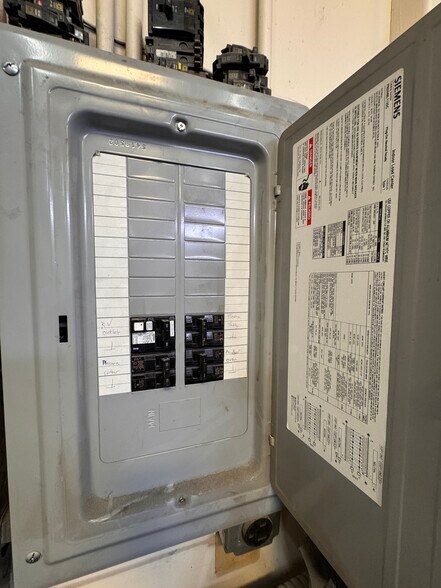 More Photos Of 8017 S 1st St, Wellington Medical For Sale