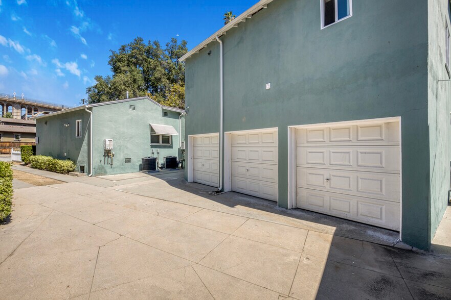 More Photos Of 646 Westminster Dr, Pasadena Multifamily For Sale