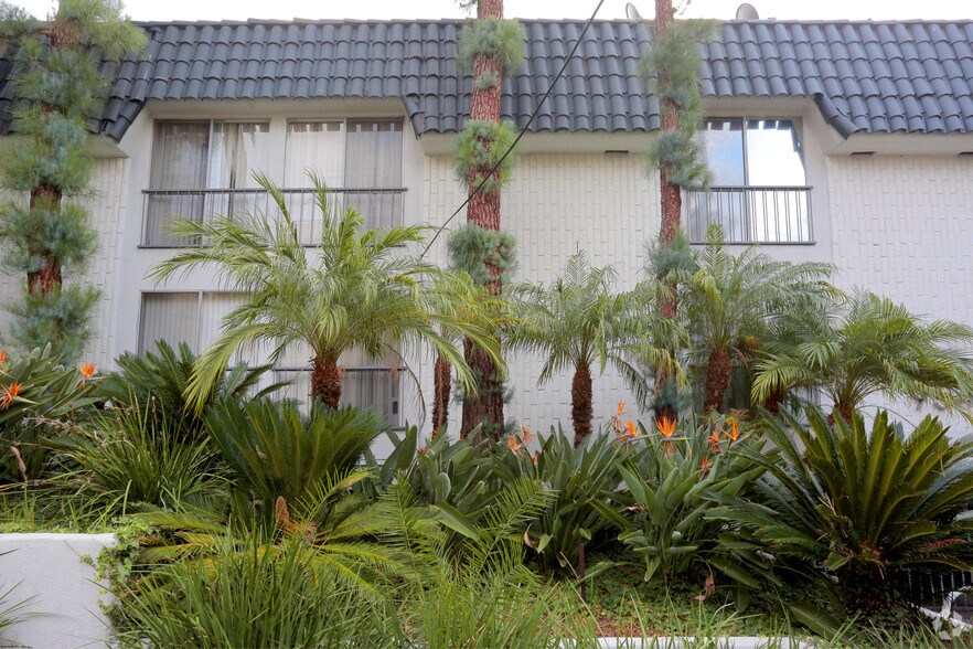 More Photos Of 954 Palm Ave, West Hollywood Apartments For Sale