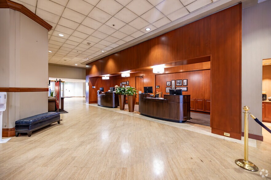 More Photos Of 75 E State St, Columbus Hotel For Sale