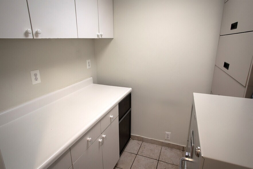 More Photos Of 184-188 E 70th St, New York Apartments For Sale