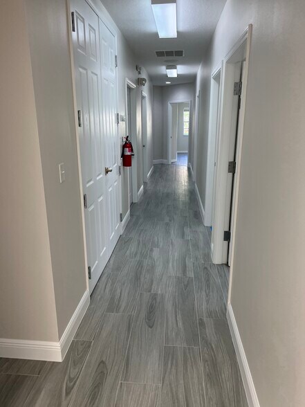 More Photos Of 16578 N Dale Mabry Hwy, Tampa Office For Sale