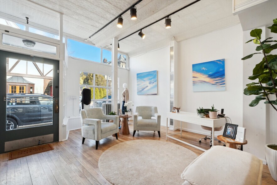 More Photos Of 253 Sea Cliff Ave, Sea Cliff Storefront Retail Residential For Sale