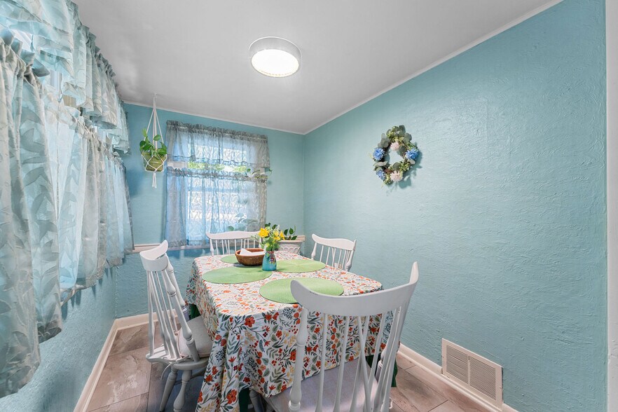 More Photos Of 500 S 2nd St, Branson Specialty For Sale