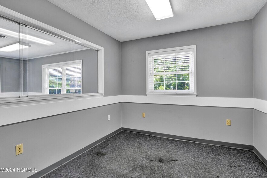More Photos Of 333 Jefferson St, Whiteville Office For Sale